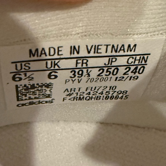 ADIDAS unisex UltraBOOST 20 J White Running Shoes - Picture 9 of 15